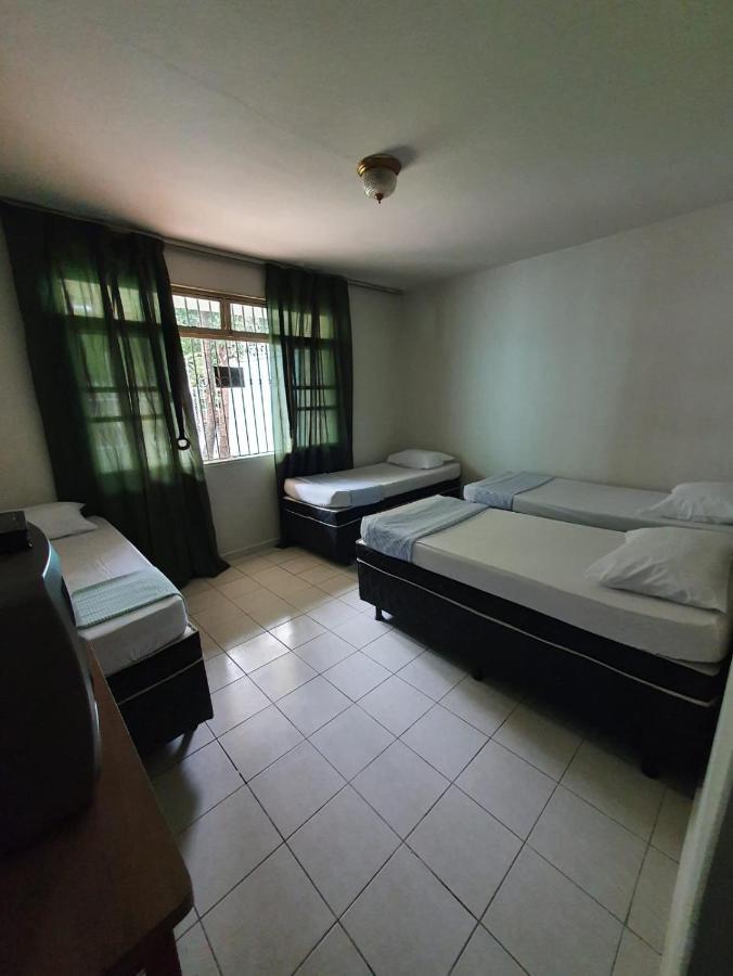 Hostel Umuarama Uberlândia Exterior foto